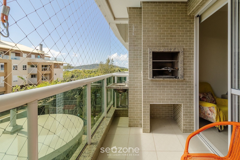 Apt w/ Side sea View, Seaside Condominium Rap0306