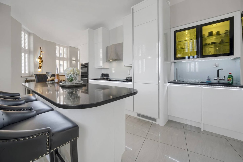 Chic Luxury - Central - Beach Access - Wind