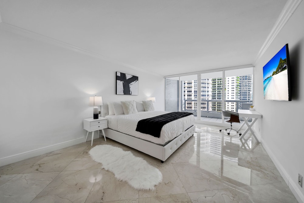 Unforgettable Waterside Next to Art Basel Context