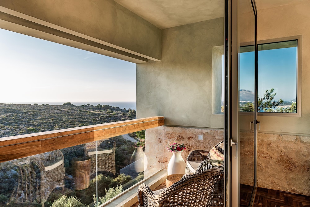 Villa Charlotte by CuraVillas Collection