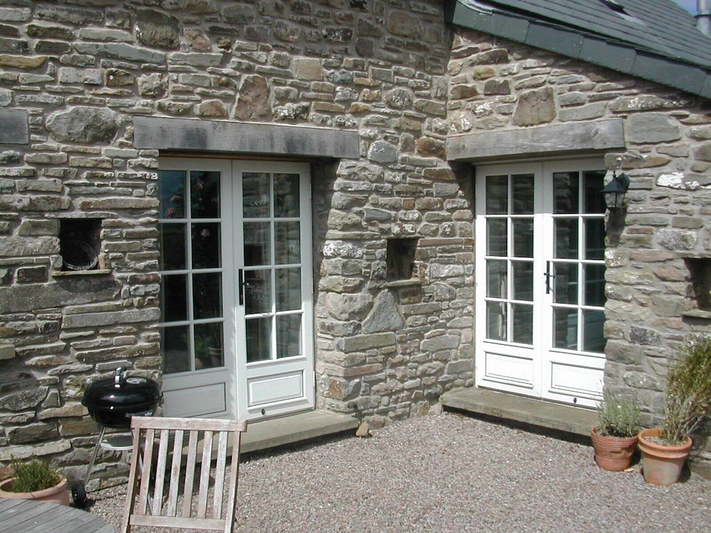 Alltybrain Farm Cottages and B&B