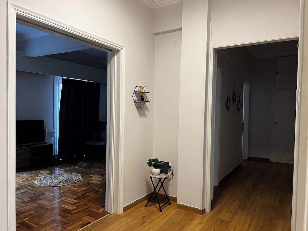 Caryatids Luxury Apartment