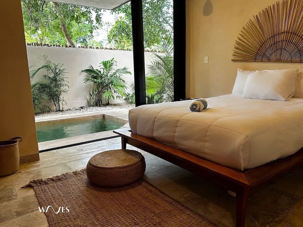 Spacious 2 BR Apartment With Private Pool, Top Amenities