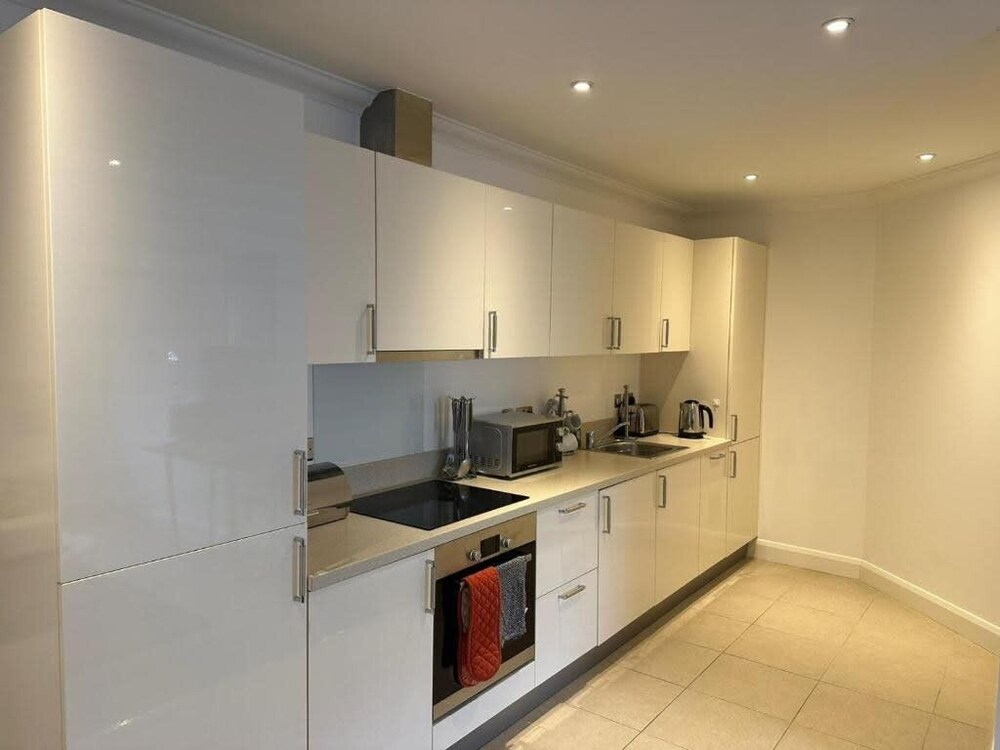 DH Aparthotels - Cromwell Apartment
