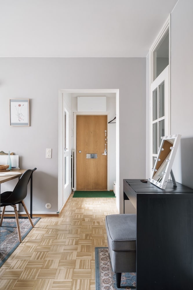 Bright Studio Apt. with Private Balcony