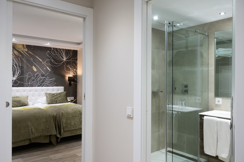 THE MIRROR & SPA by Elegant Residences