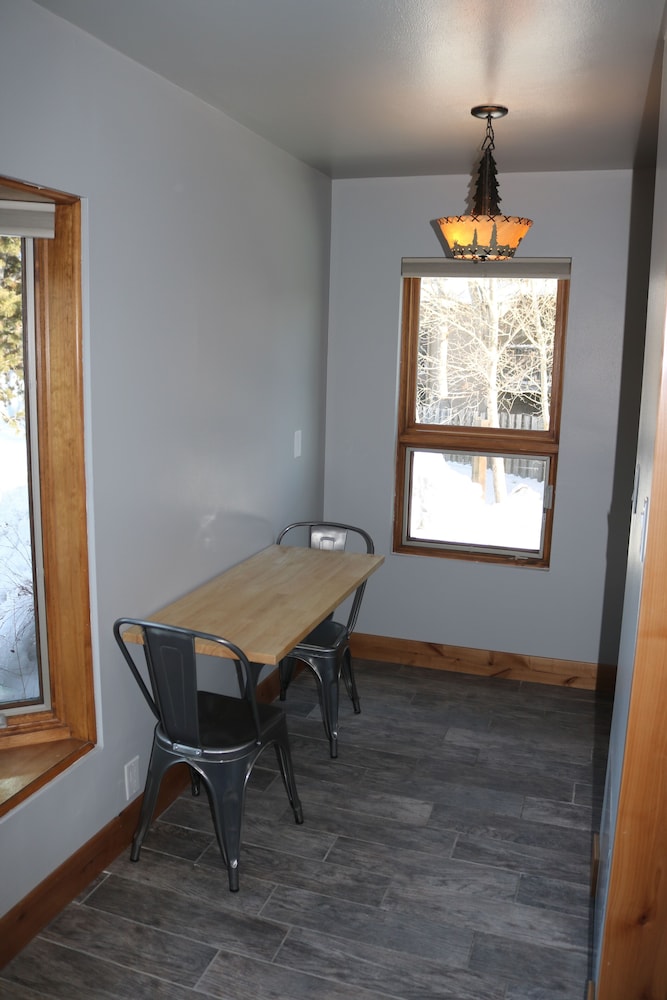 Columbine Inn