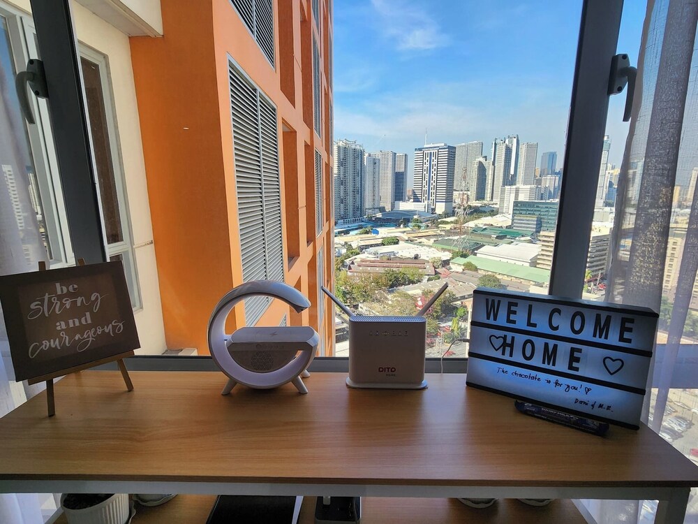 Cozy 1BR Condo in Mandaluyong City With City Skyline View
