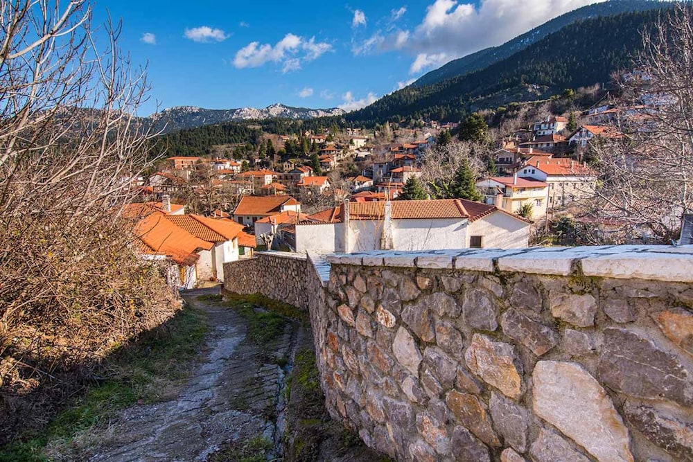Eptalofos Guesthouse - Cozy Double Nest With Balcony