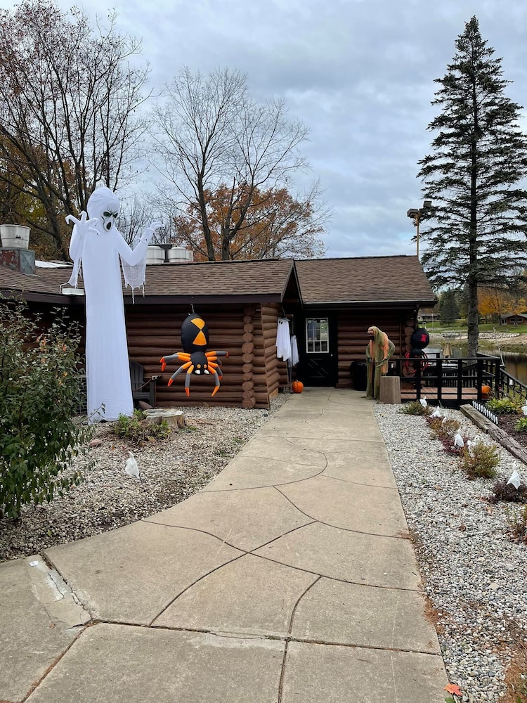 Lost Arrow Resort