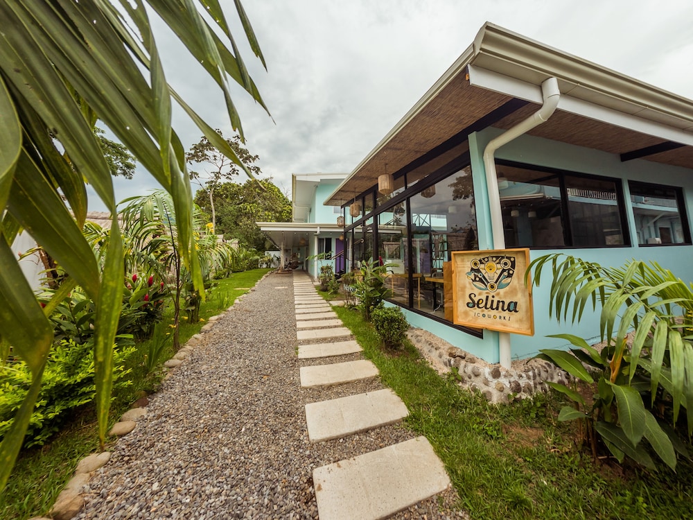 Selina La Fortuna - Hostel
