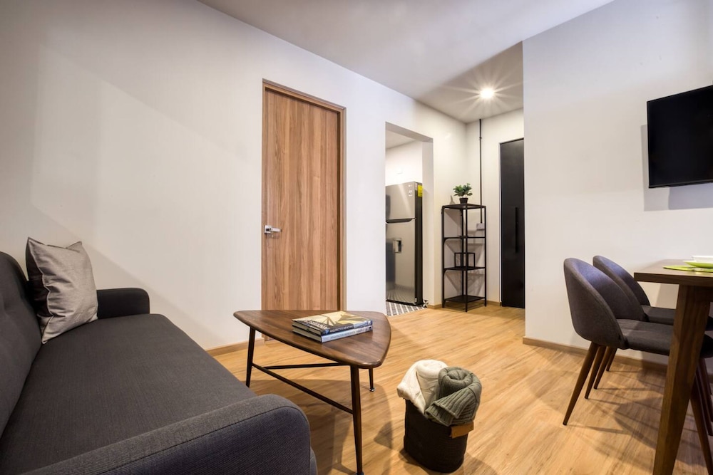 Bright Condesa - Modern 2BR in Mexico photo 2