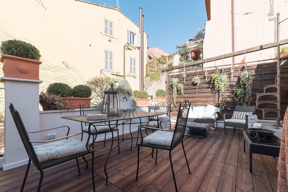 Navona Luxury & Charming Apartment