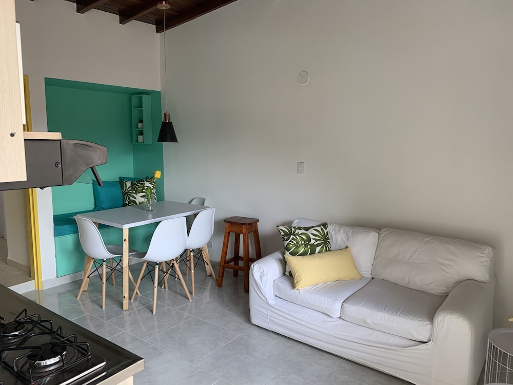 Apto muy bien ubicado- Home ARIS 401
