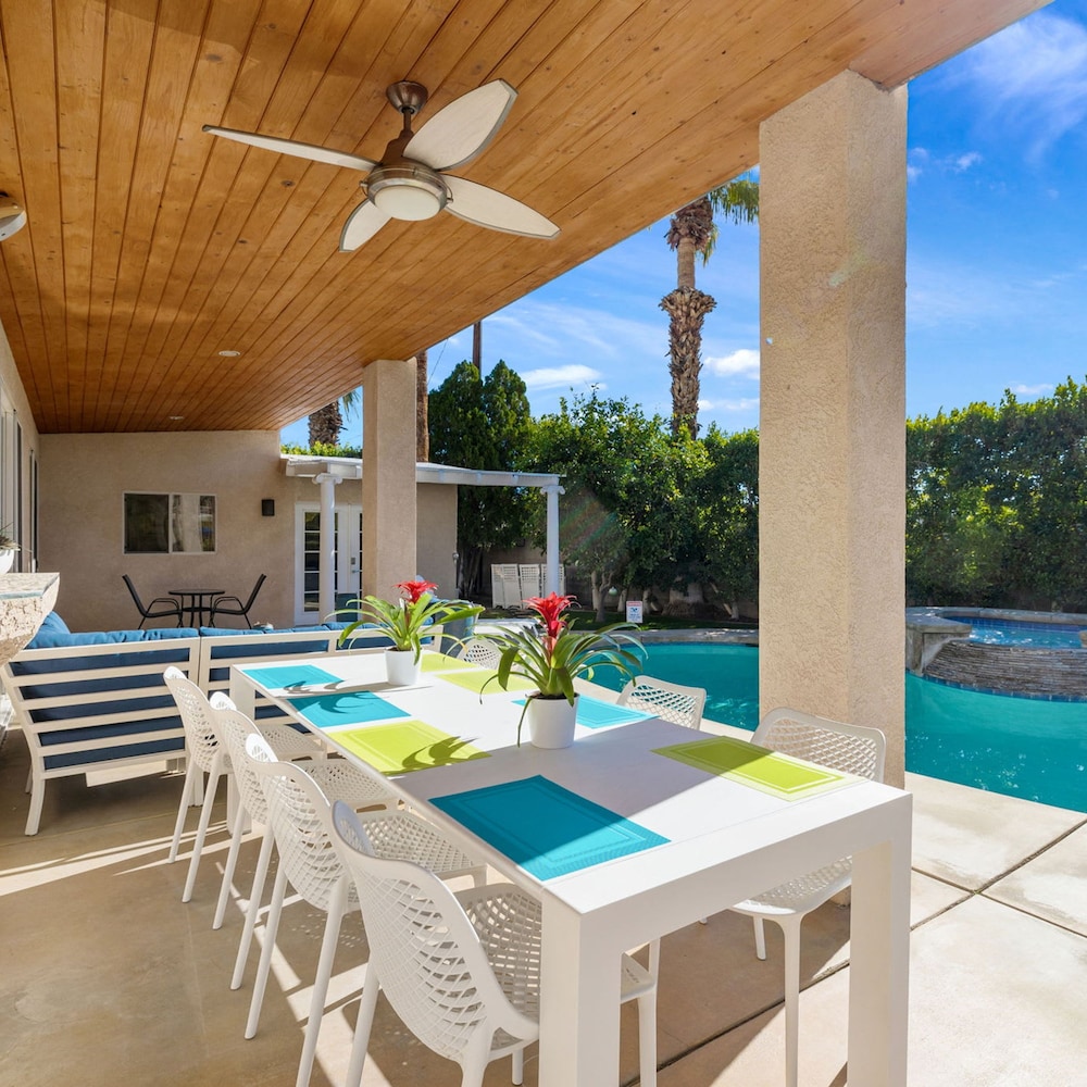 The Palms- Pool Jacuzzi and Pet Friendly view 3