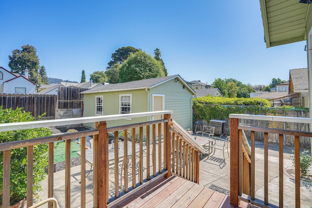 Walkable East Bay Home - 2 Mi to Bart Station