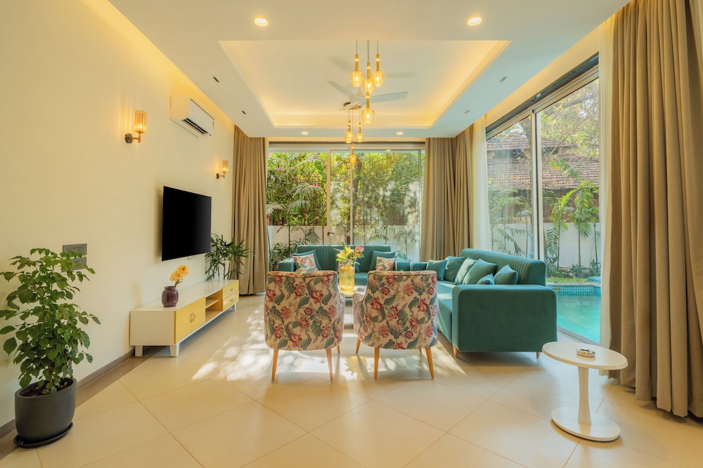 ELIVAAS Laguna Camellia | Luxe 4 BHK Villa Near Popular Beaches with Private Pool