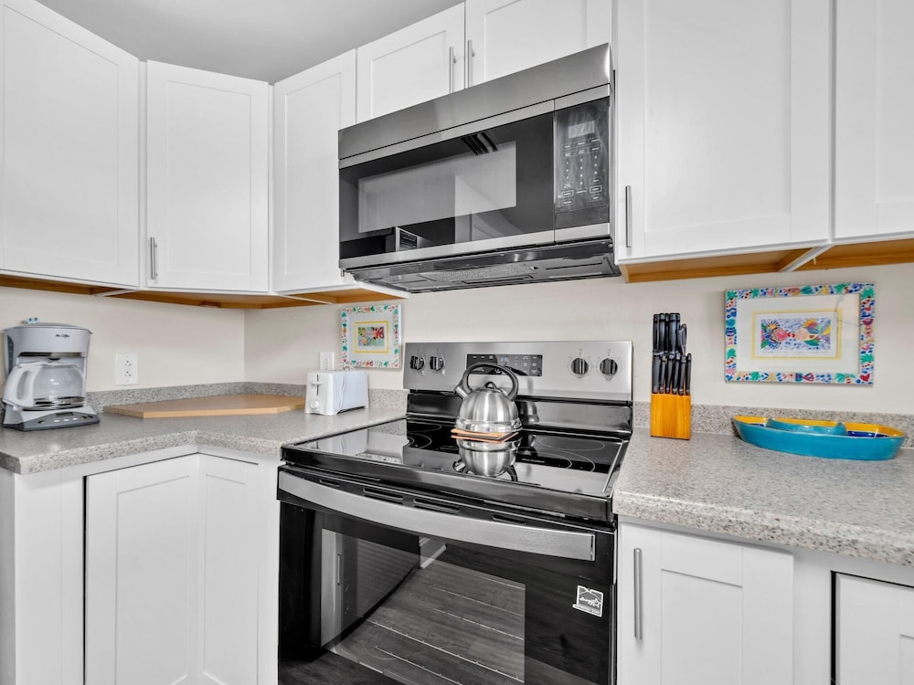 Majestic Beach Towers 1-715