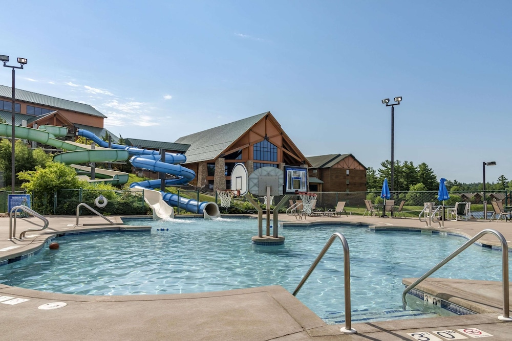 Three Bears Waterpark Resort Near Tomah, Ascend Collection Hotel