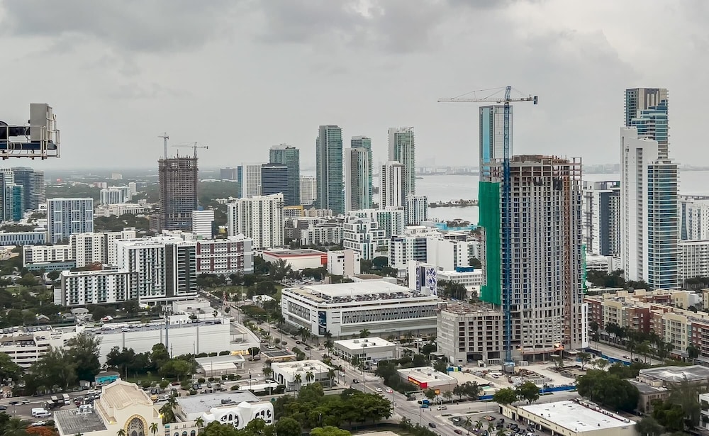 Miami Modern - Lux Amenities Pool Parking