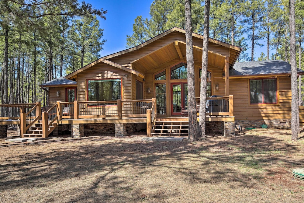 Fire Pit: Family-friendly Lakeside Retreat view 4