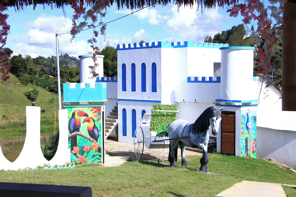 Hotel y Termales Castillo del Lago