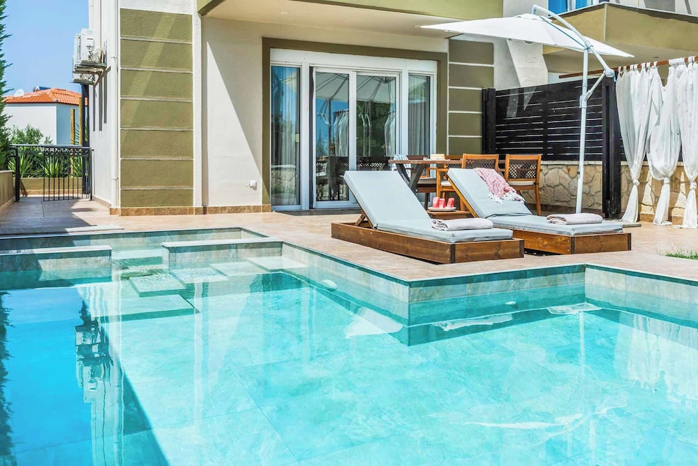 Sunny Spa Villa