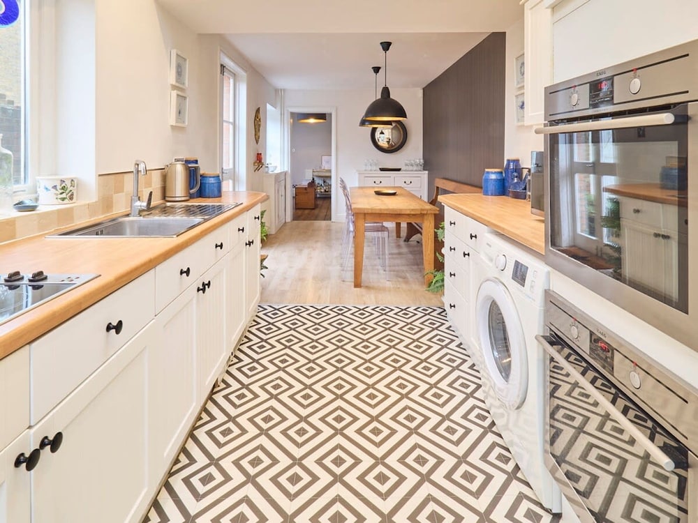 Host Stay Roper Road Villa