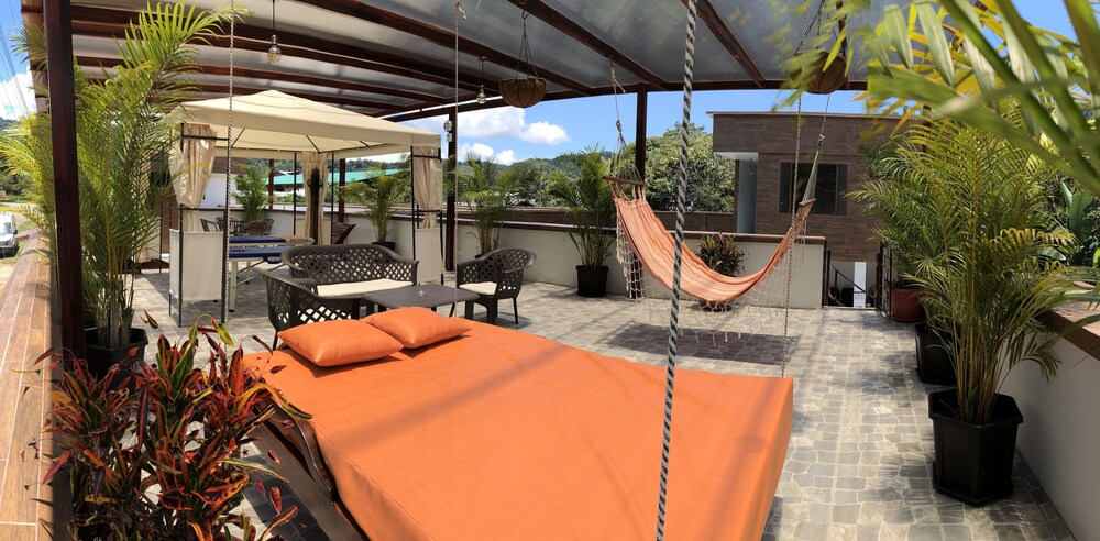 Toucan Platinum Suites Aparthotel view 3