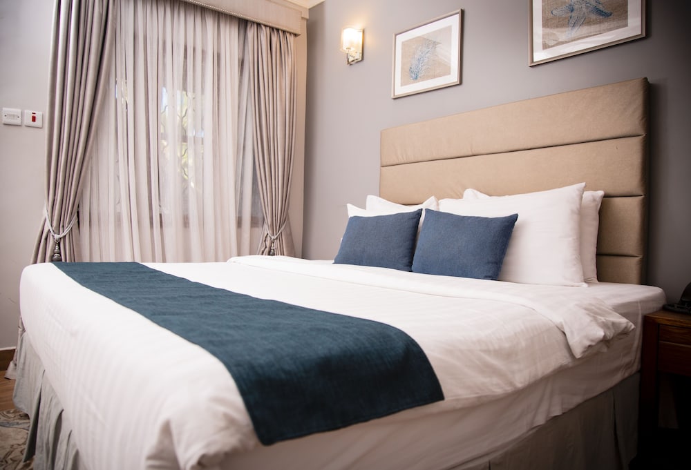 Best Western Jangwani Sea Breeze Hotel