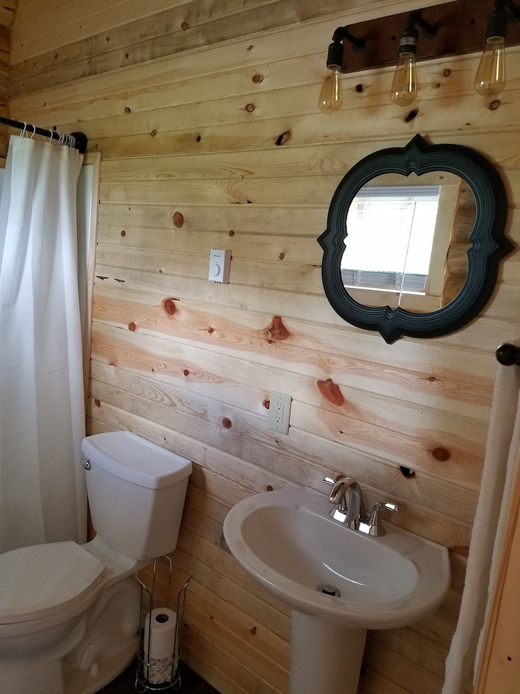 No Name City Luxury Cabins & RV