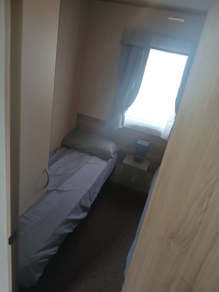 Abi Caravan Sleeps 8 Lyons Winkups Holiday Park