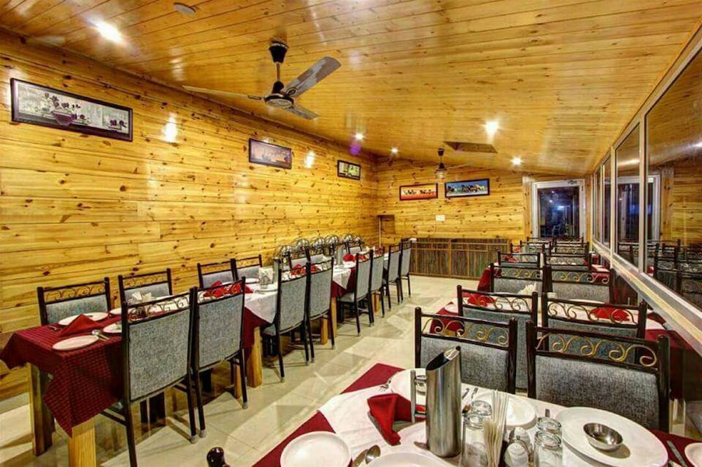 Hotel Monarch Residency