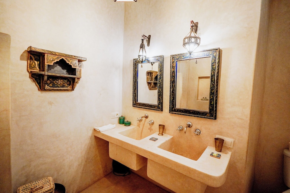 Riad dar ayur
