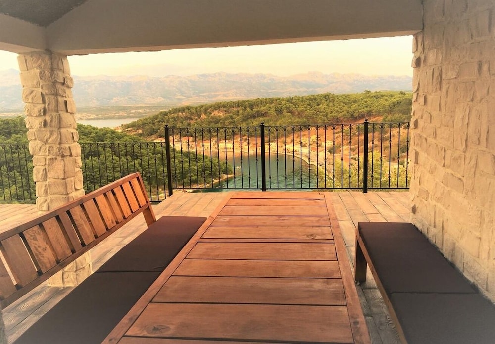 Luce - Pool and View - A1 en Novigrad — balance & terrace