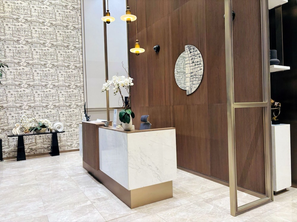 Luxury 1BR 5 star Apt Burj Khalifa View