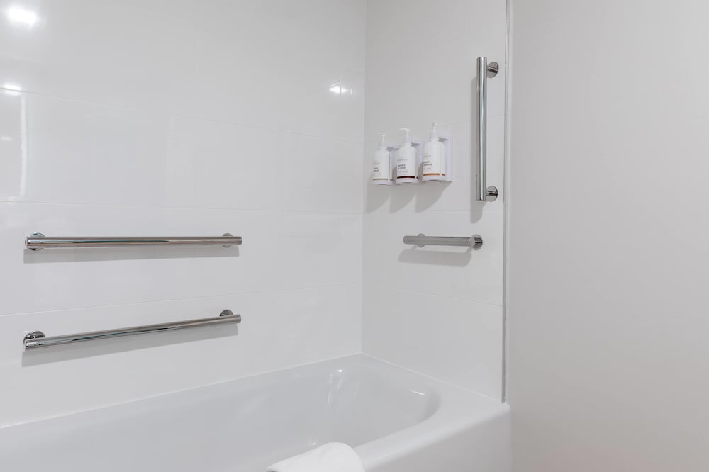Wingate by Wyndham Geneva at SPIRE Academy