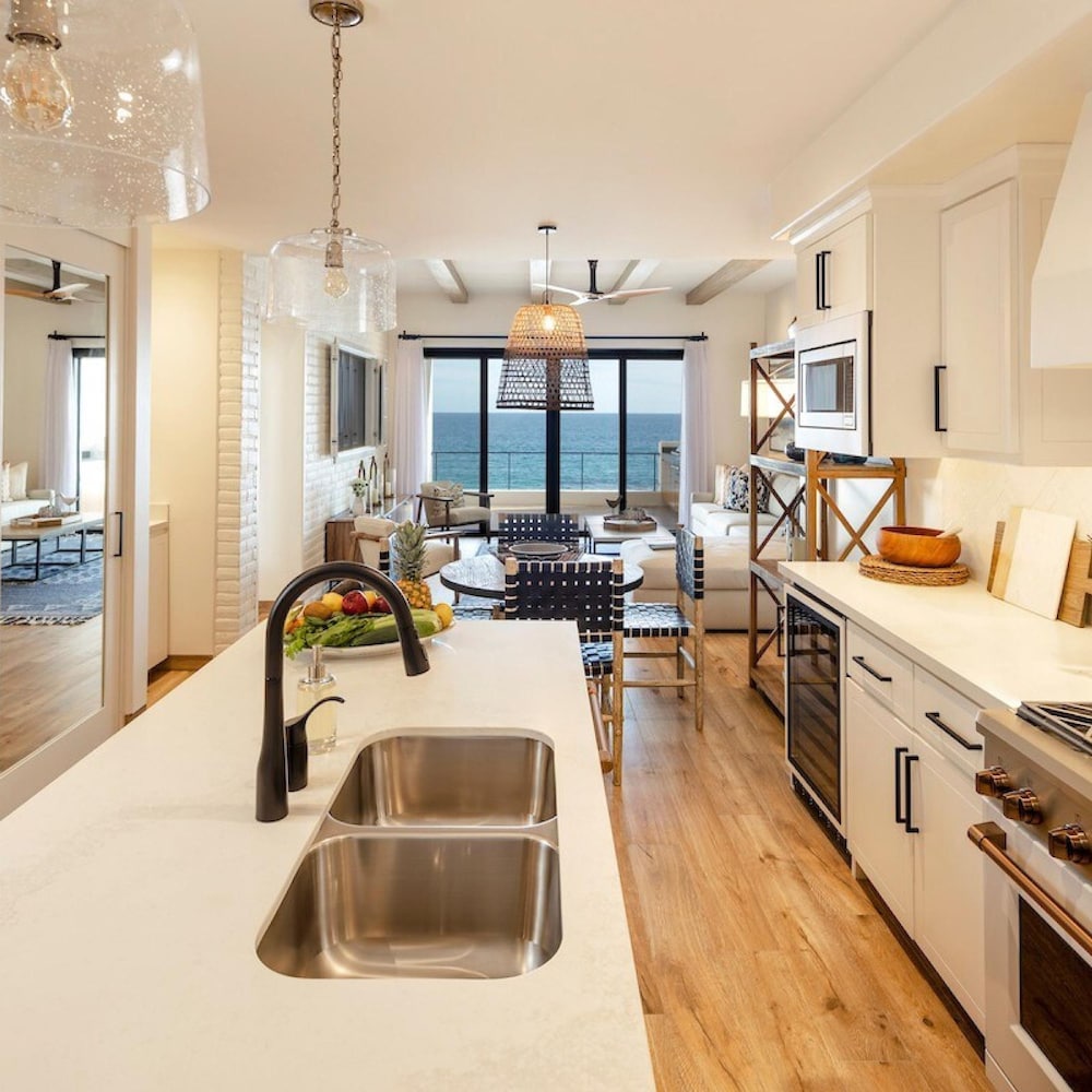 Oceanfront 2bd Penthouse