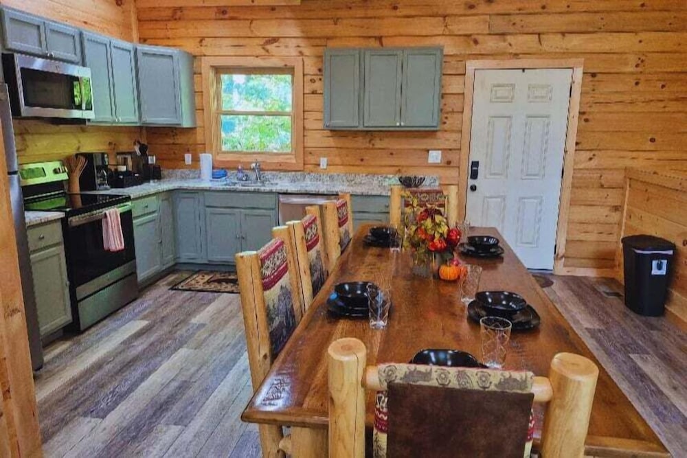 Misty Mountain View - 2 bedroom 2 Cabin