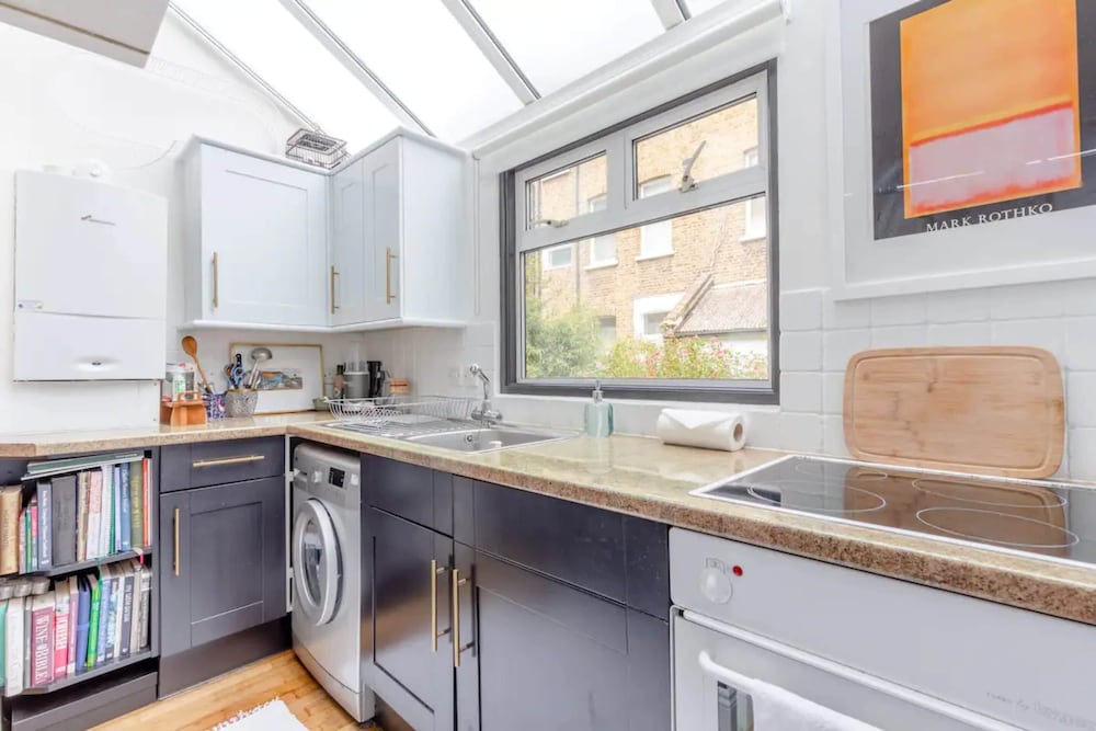 Cosy 1 Bedroom Apartment in West Kensington