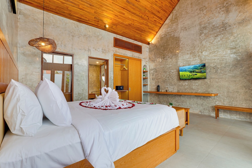 LaLuxe Villa and Residence