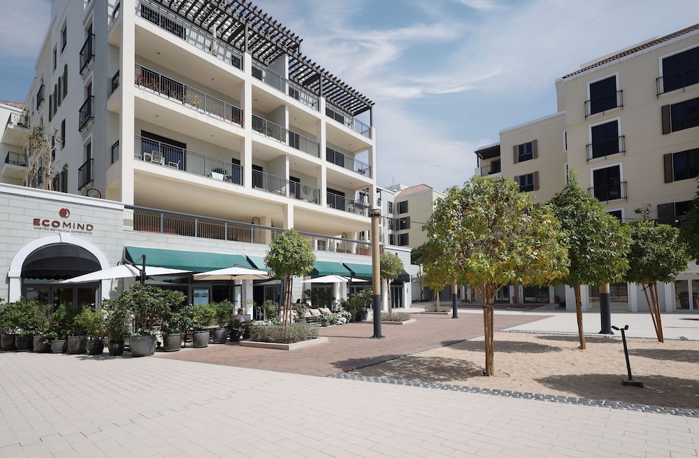 Elite LUX Holiday Homes - 1bhk Beachside Retreat at Port De La Mer Dubai