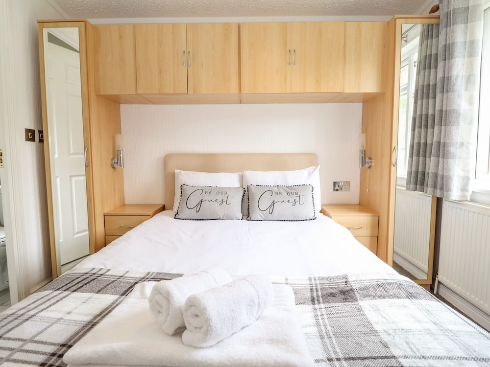 Honeysuckle Lodge