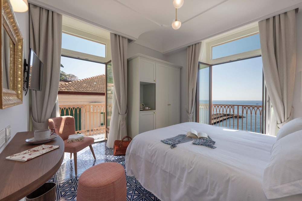 ABBRACCIO Amalfi Boutique Retreat