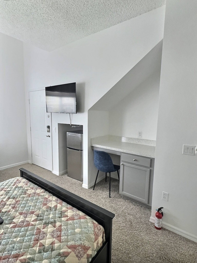 3BR Townhome Lake Berkley - Near Disney