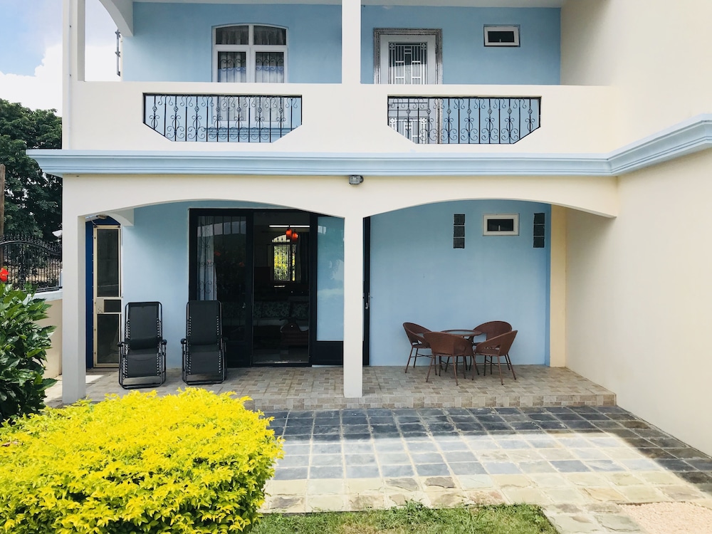 Villa Emax