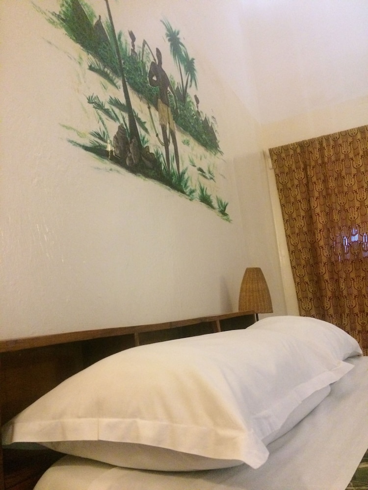 Africa Strike Lodge