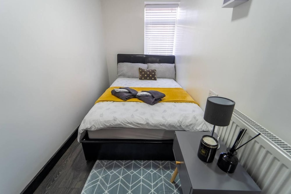Modern Cosy Studio Available view 3