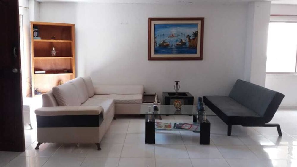 Hostal Edificio Malecon view 5