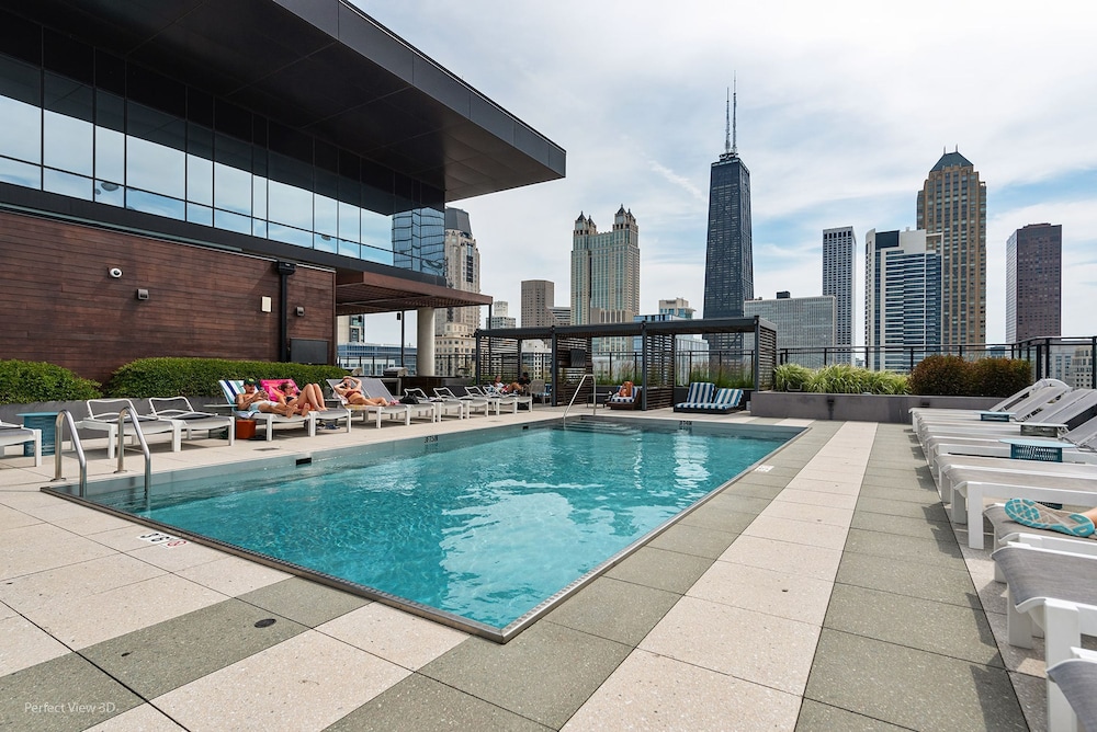 Mag Mile Retreat Stunning Views High-end 2BR